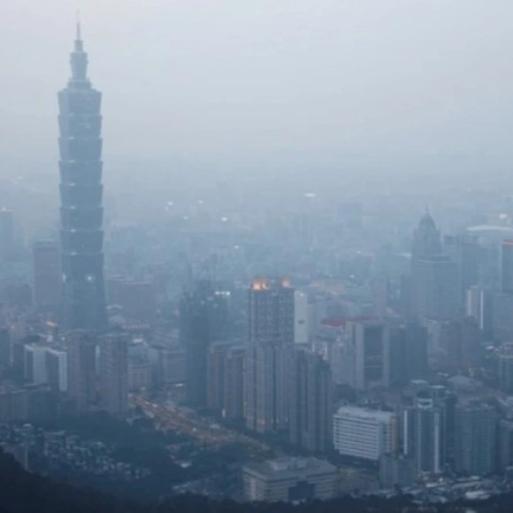 Foggy Skies: Fog or Haze? Humidity Holds the Clue.