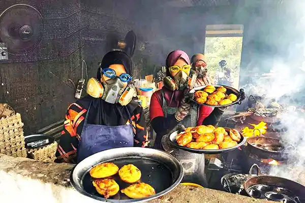 The fully equipped bakery stall unexpectedly became popular
